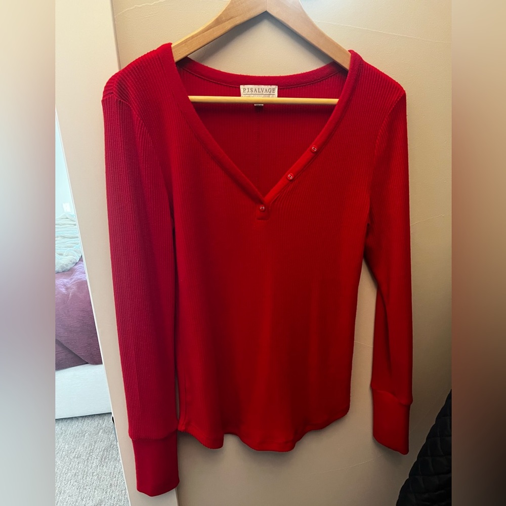 Medium PJ salvage top, never worn but no tags. Very soft!
